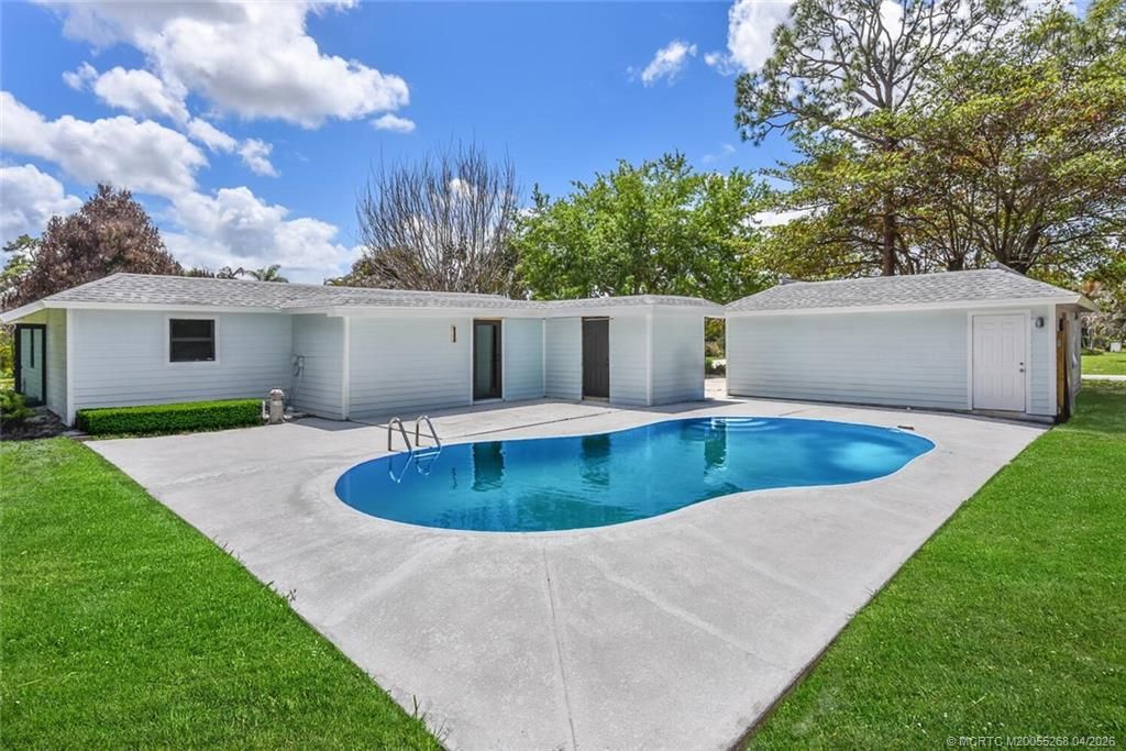 Photo of 8587 SW 18th Avenue, Stuart, FL 34997 (MLS # M20055268)