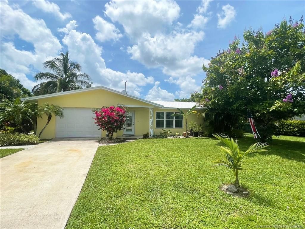 Photo of 4112 SE Paul Terrace, Stuart, FL 34997 (MLS # M20044187)