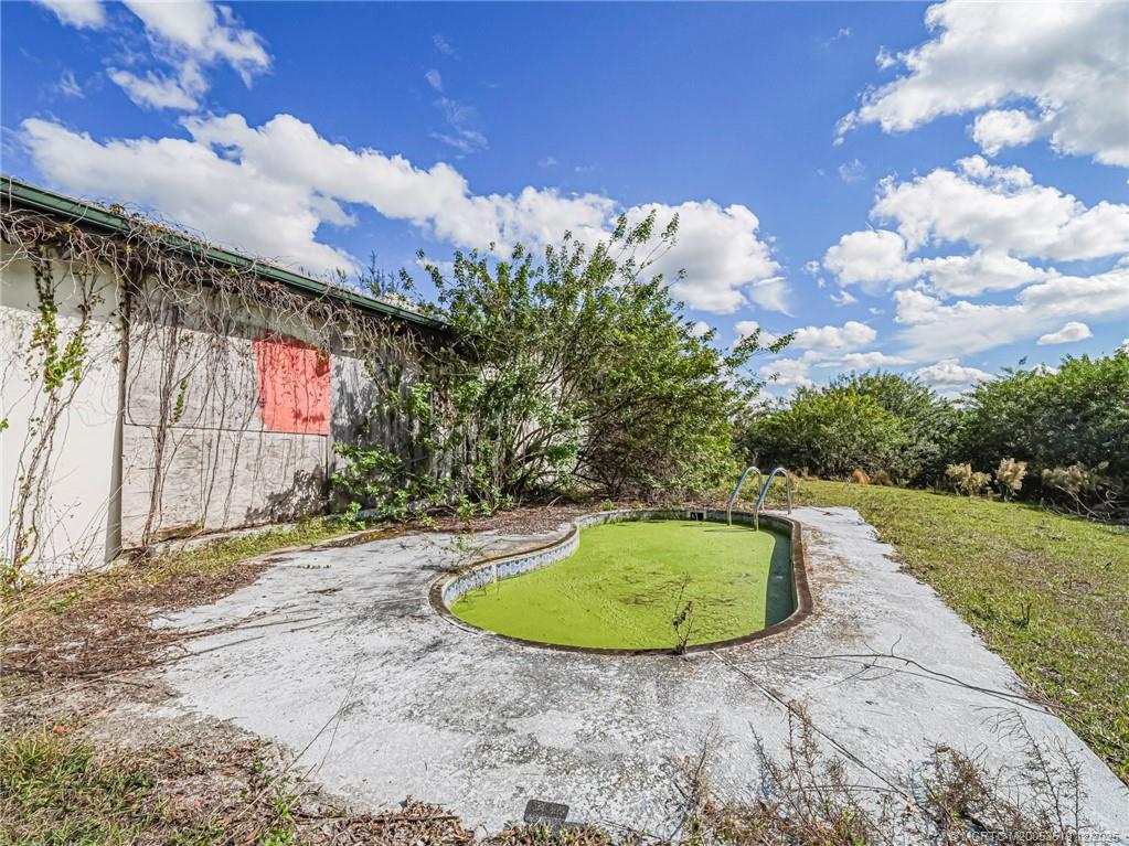 Okeechobee, Florida, 34972, United States, 6 Bedrooms Bedrooms, ,7 BathroomsBathrooms,Residential,Active,2006539