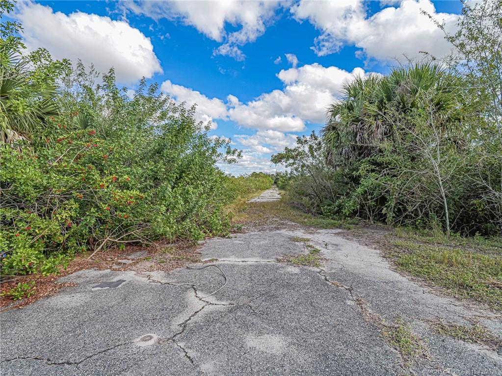 Okeechobee, Florida, 34972, United States, 6 Bedrooms Bedrooms, ,7 BathroomsBathrooms,Residential,Active,2006539