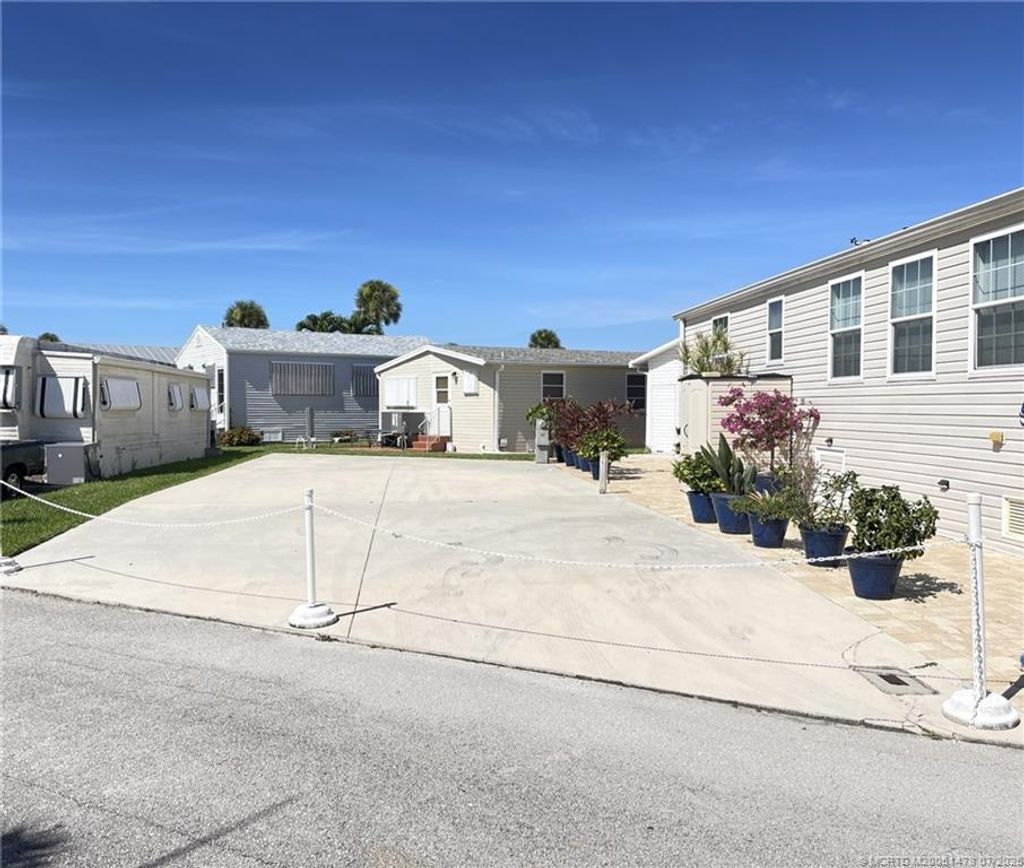 Photo of 135 Nettles Boulevard, Jensen Beach, FL 34957 (MLS # M20051478)