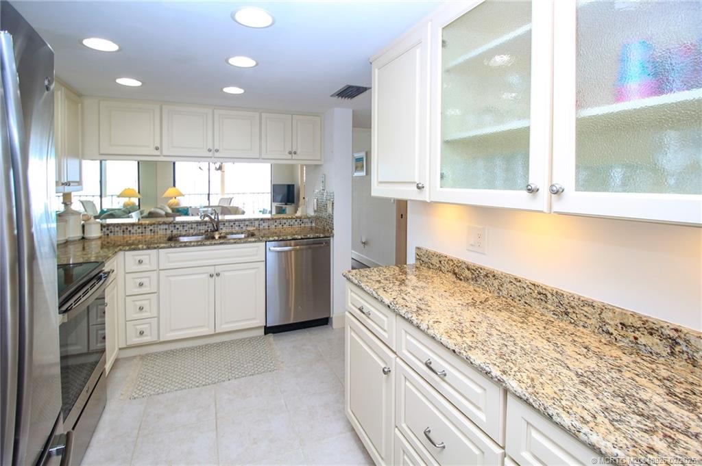 Stuart, Florida 34996, United States, 2 Bedrooms Bedrooms, ,2 BathroomsBathrooms,Residential,Active,9629