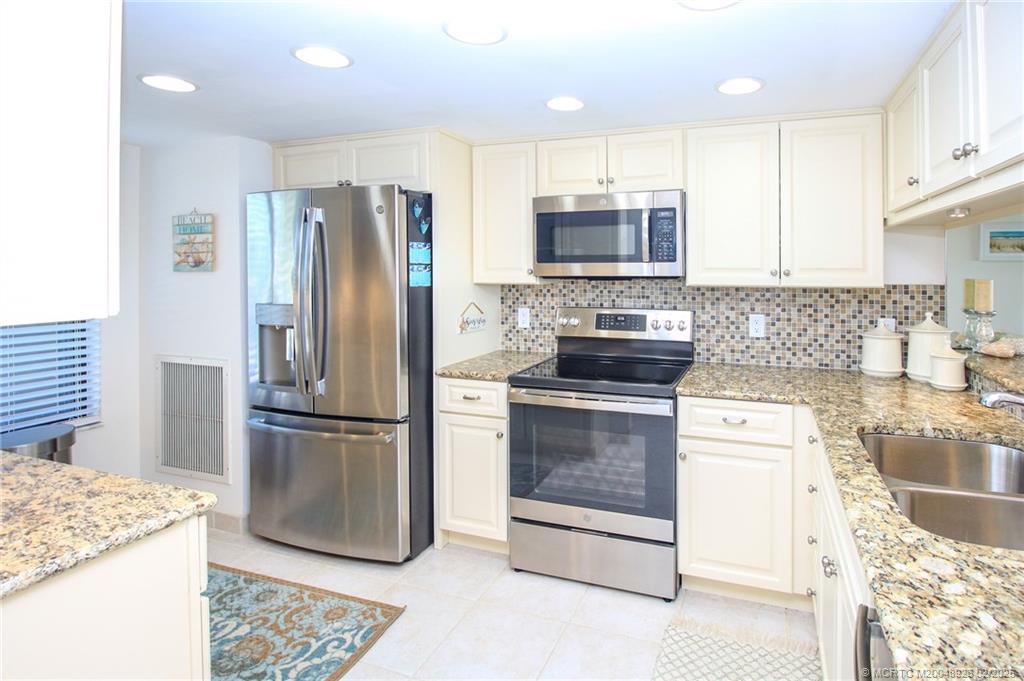 Stuart, Florida 34996, United States, 2 Bedrooms Bedrooms, ,2 BathroomsBathrooms,Residential,Active,9629