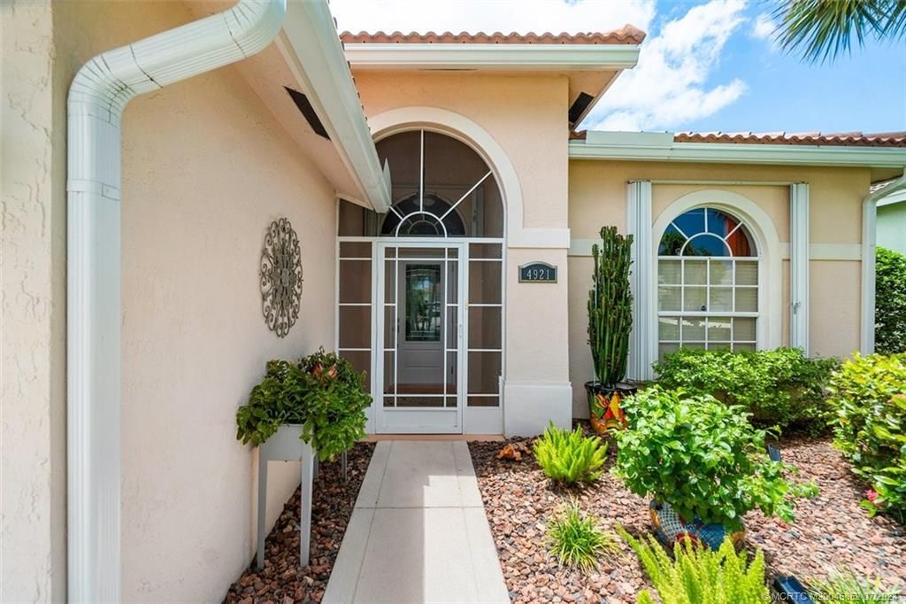 Photo of 4921 SE Devenwood Way, Stuart, FL 34997 (MLS # M20045852)