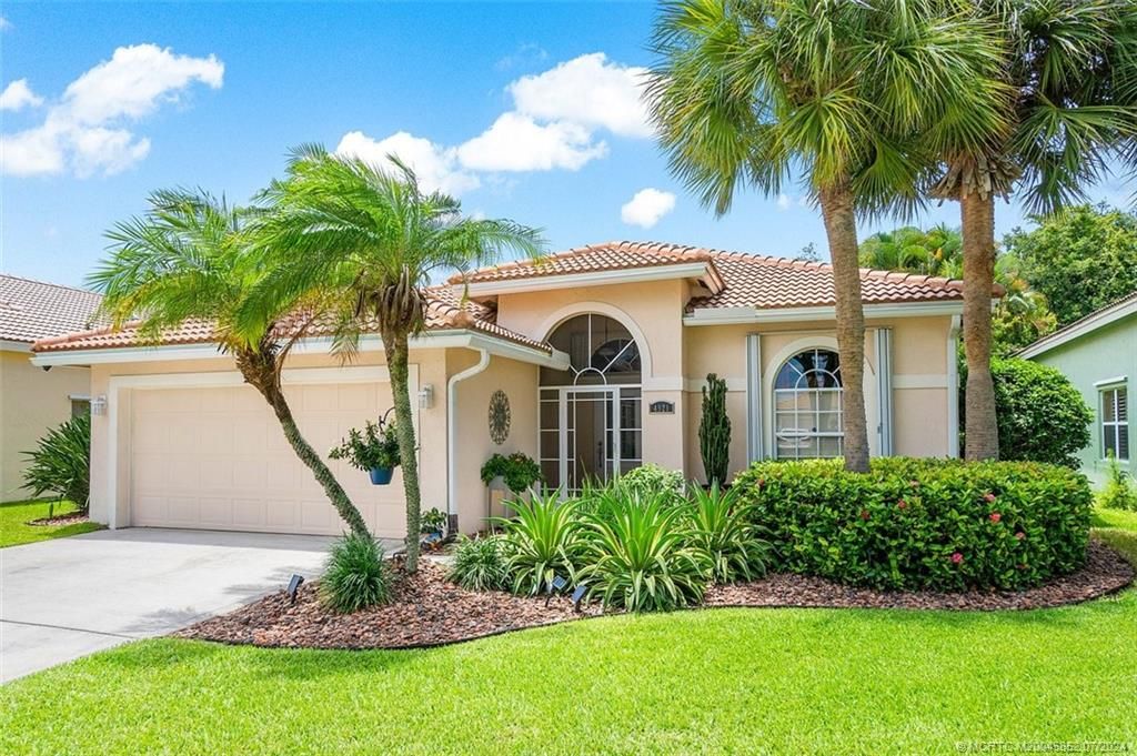 Photo of 4921 SE Devenwood Way, Stuart, FL 34997 (MLS # M20045852)