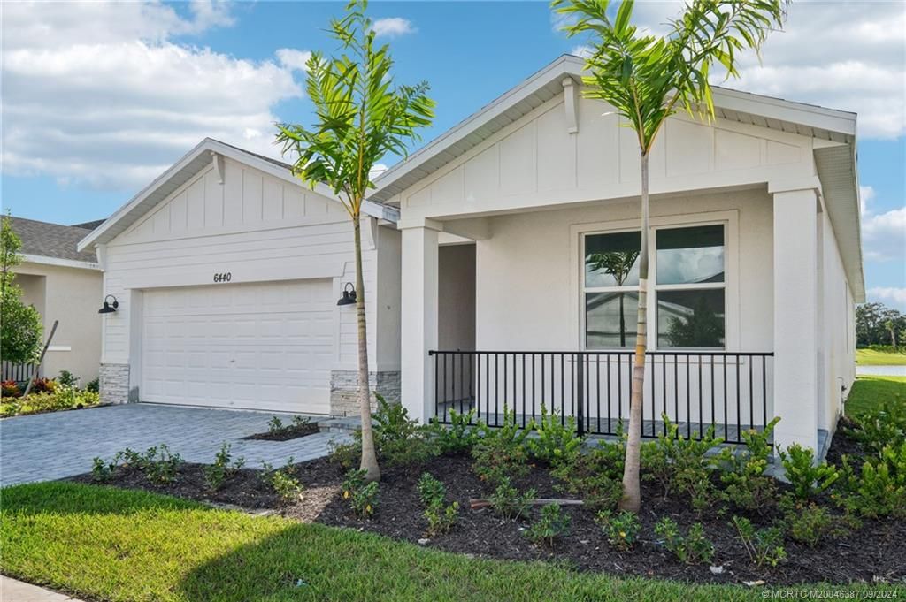 Photo of 6440 NW Cloverdale Avenue, Port Saint Lucie, FL 34987 (MLS # M20046387)