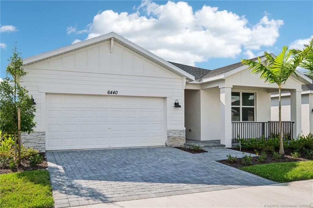 Photo of 6440 NW Cloverdale Avenue, Port Saint Lucie, FL 34987 (MLS # M20046387)