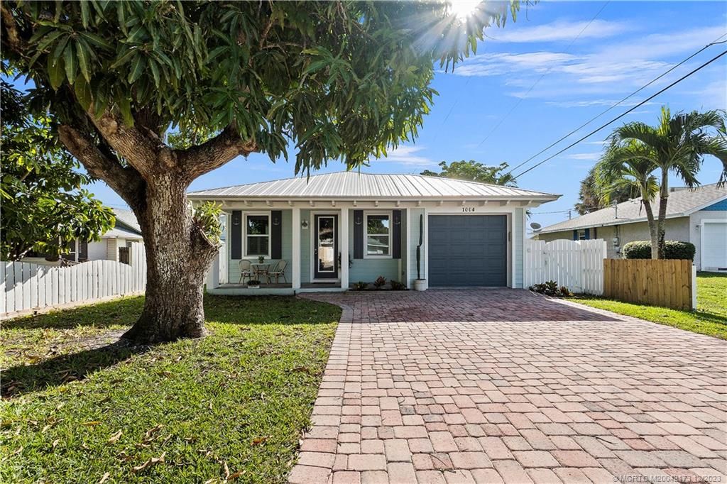 Photo of 1004 SE 9th Street, Stuart, FL 34996 (MLS # M20042173)