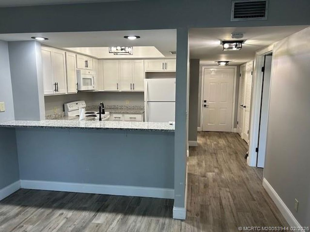Photo of 803 SE Central Parkway #5, Stuart, FL 34994 (MLS # M20053944)