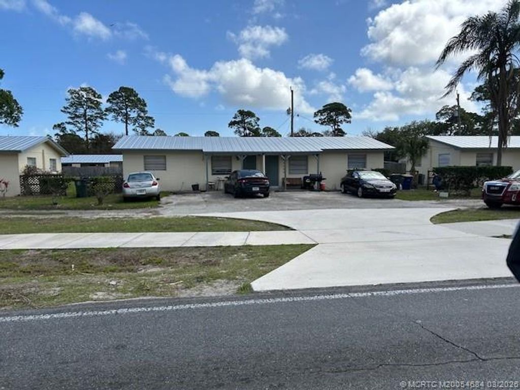 Photo of 4078 Oleander Avenue, Fort Pierce, FL 34982 (MLS # M20054684)