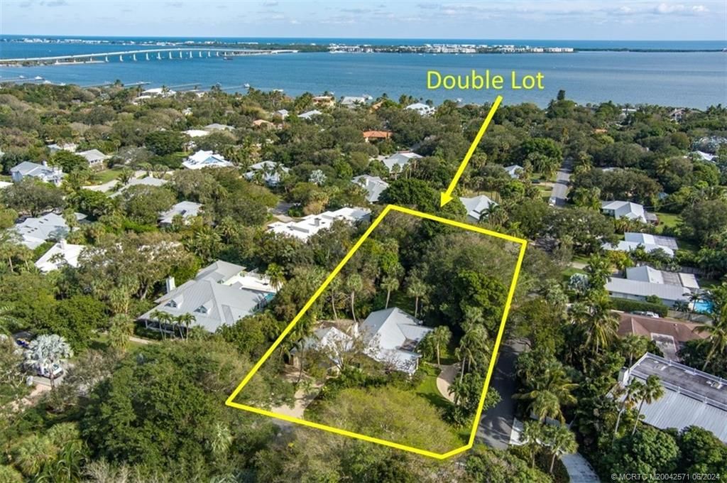 Photo of 24 N Via Lucindia Drive, Sewalls Point, FL 34996 (MLS # M20042571)