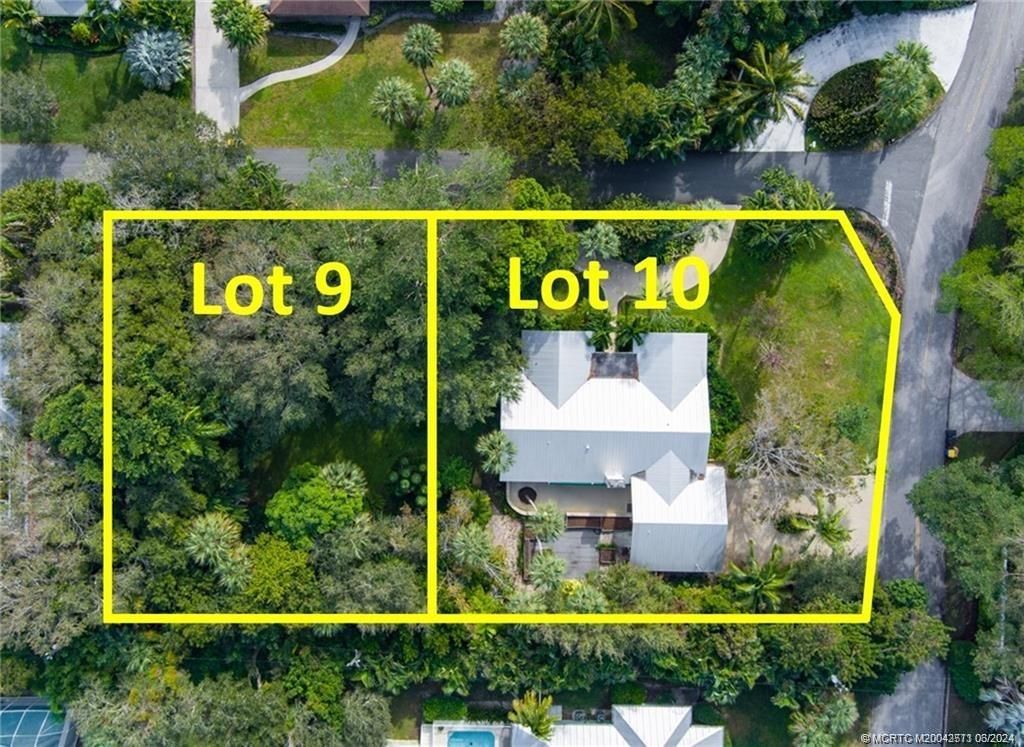 Photo of 24 N Via Lucindia Drive, Sewalls Point, FL 34996 (MLS # M20042571)