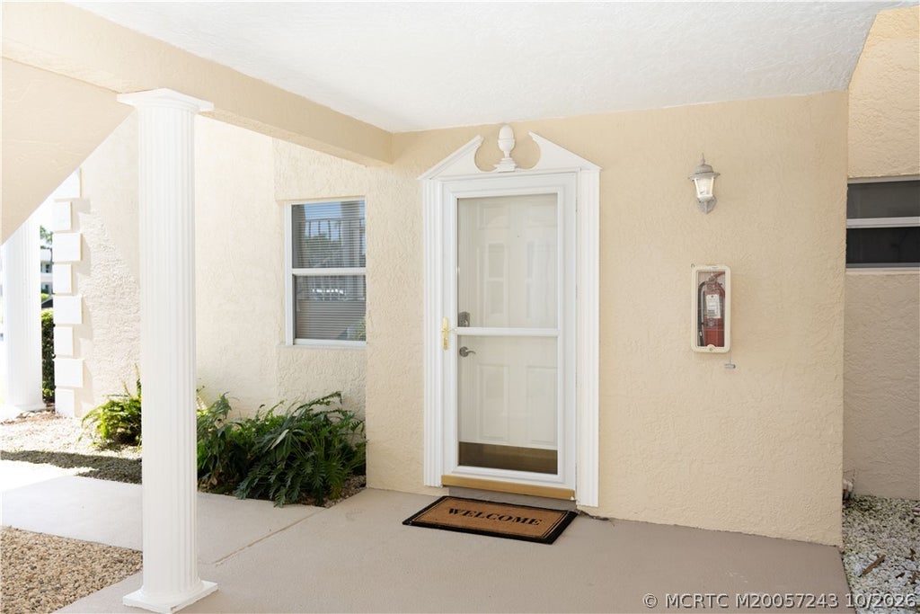 Photo of 356 Grove Isle Circle, Vero Beach, FL 32962 (MLS # M20057243)