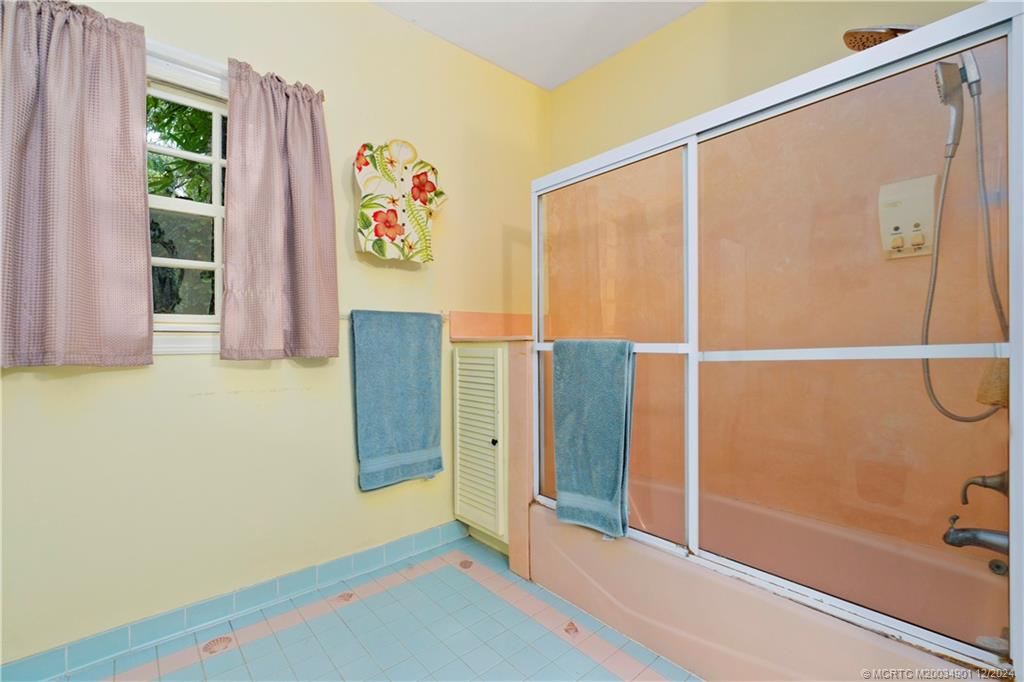 Palm City, Florida 34990, United States, 5 Bedrooms Bedrooms, ,4 BathroomsBathrooms,Residential,Pending,74669