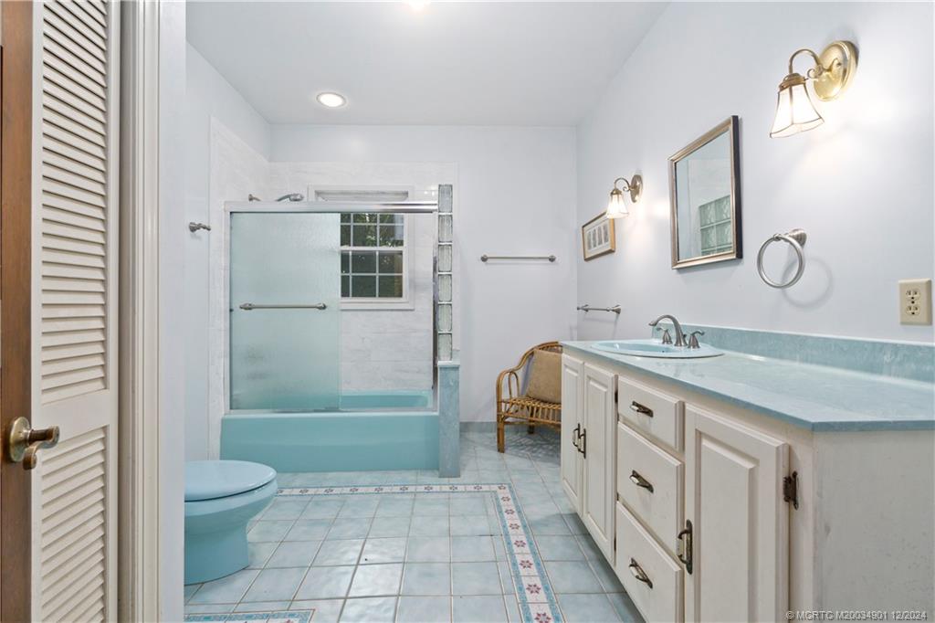 Palm City, Florida 34990, United States, 5 Bedrooms Bedrooms, ,4 BathroomsBathrooms,Residential,Pending,74669