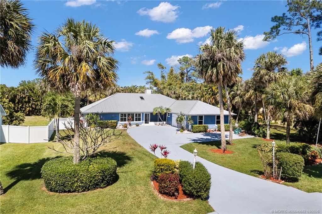 Photo of 8665 SE May Terrace, Hobe Sound, FL 33455 (MLS # M20049562)