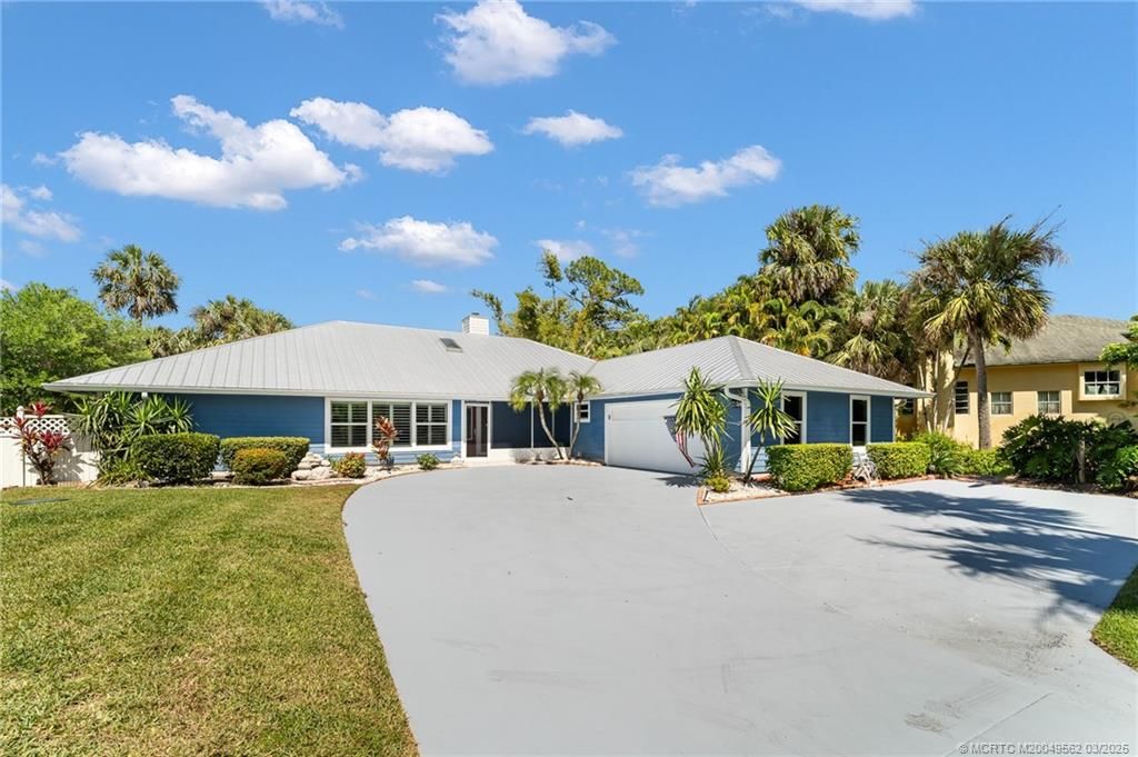 Photo of 8665 SE May Terrace, Hobe Sound, FL 33455 (MLS # M20049562)