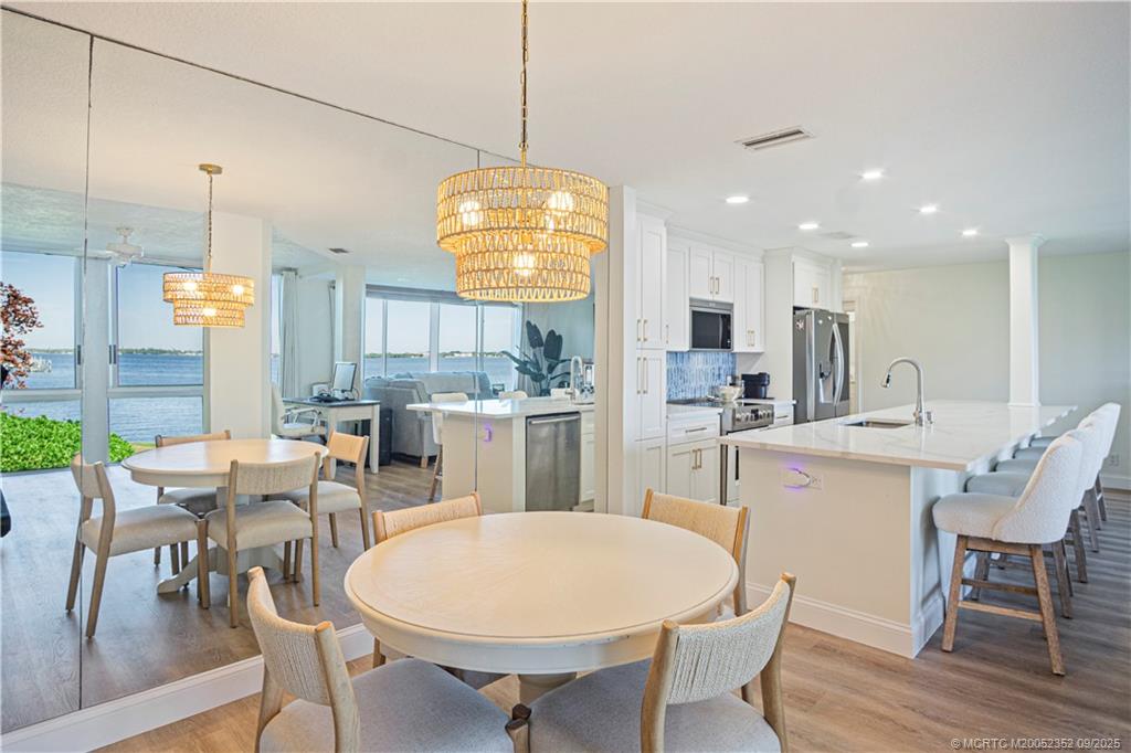 Stuart, Florida 34996, United States, 2 Bedrooms Bedrooms, ,2 BathroomsBathrooms,Residential,Active,217018