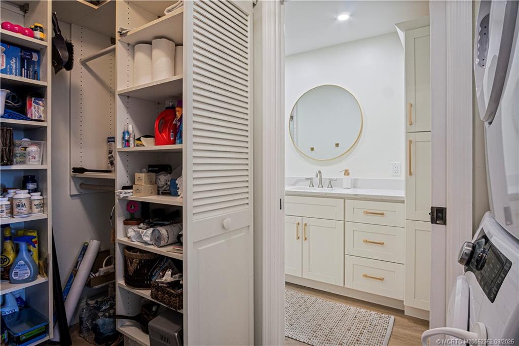 Stuart, Florida 34996, United States, 2 Bedrooms Bedrooms, ,2 BathroomsBathrooms,Residential,Active,217018