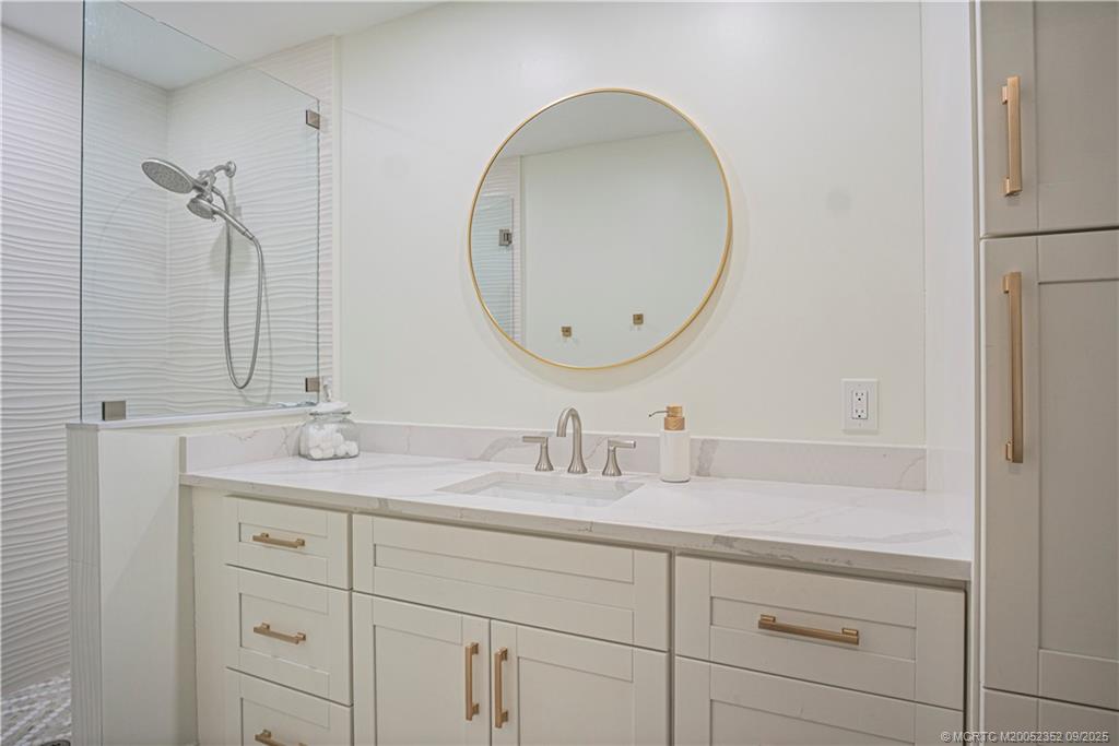 Stuart, Florida 34996, United States, 2 Bedrooms Bedrooms, ,2 BathroomsBathrooms,Residential,Active,217018