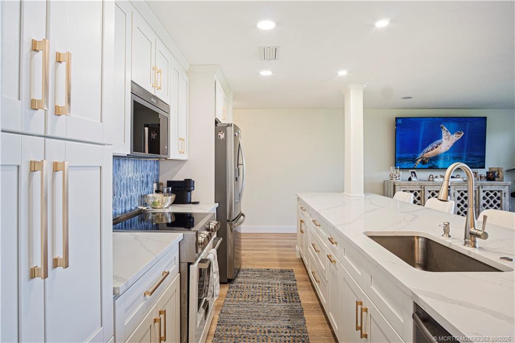 Stuart, Florida 34996, United States, 2 Bedrooms Bedrooms, ,2 BathroomsBathrooms,Residential,Active,217018