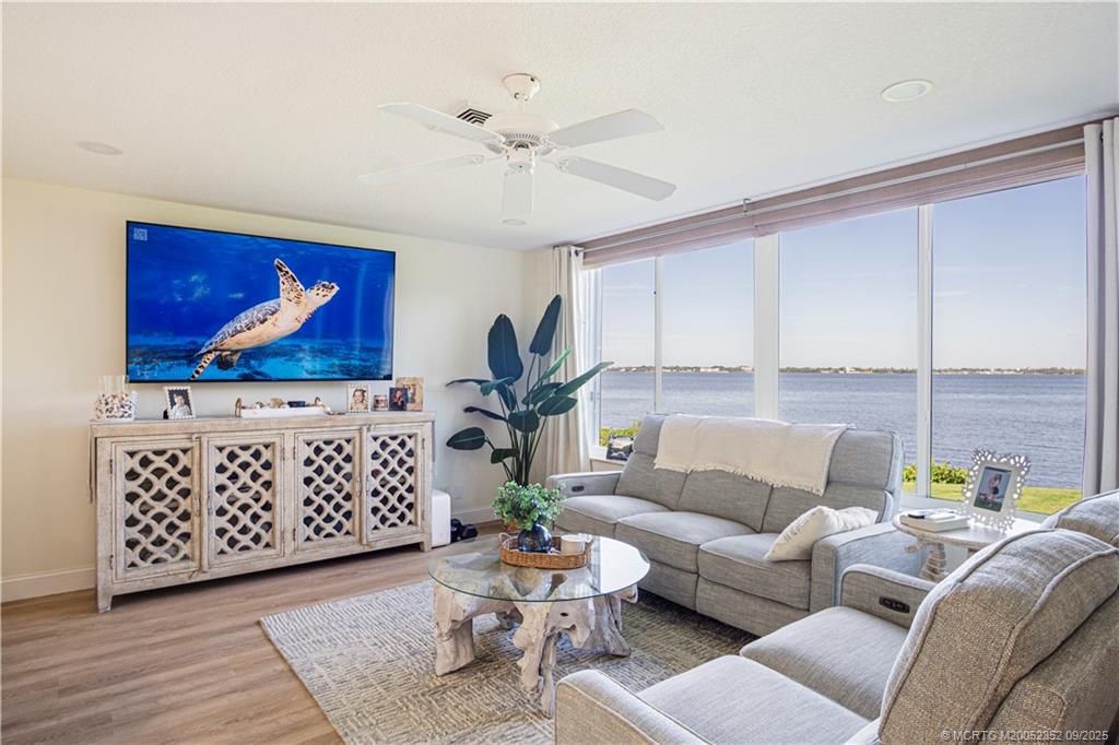 Stuart, Florida 34996, United States, 2 Bedrooms Bedrooms, ,2 BathroomsBathrooms,Residential,Active,217018