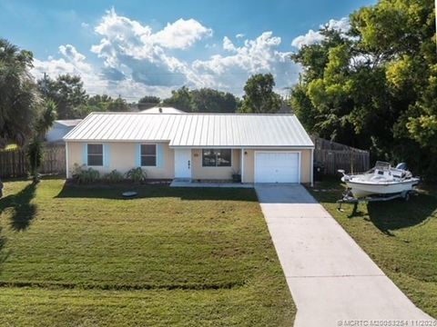 Photo of 3071 SE East Blackwell Drive, Port Saint Lucie, FL 34952 (MLS # M20053254)