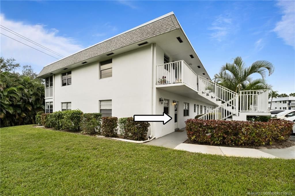 Photo of 2929 SE Ocean Boulevard #127-5, Stuart, FL 34996 (MLS # M20042548)