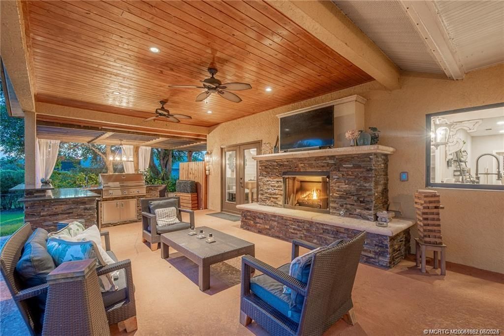 Photo of 502 SE Ashley Oaks Way, Stuart, FL 34997 (MLS # M20051052)