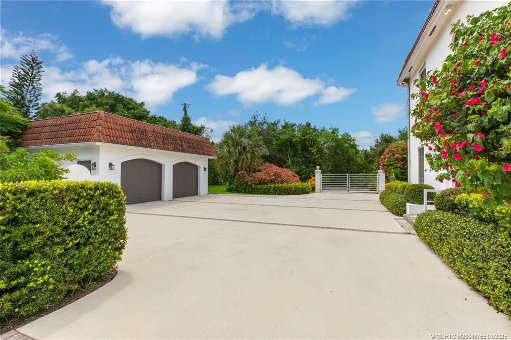 Photo of 4203 SE Honey Hill Lane, Stuart, FL 34997 (MLS # M20048765)