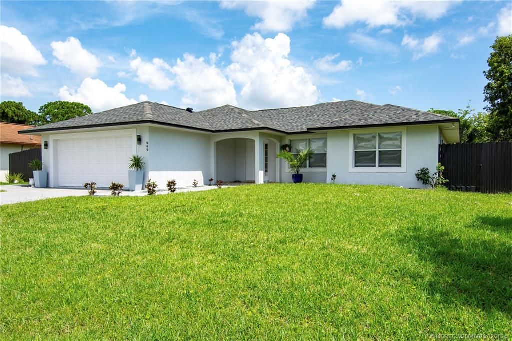 Photo of 949 SE Brookedge Avenue, Port Saint Lucie, FL 34983 (MLS # M20040078)