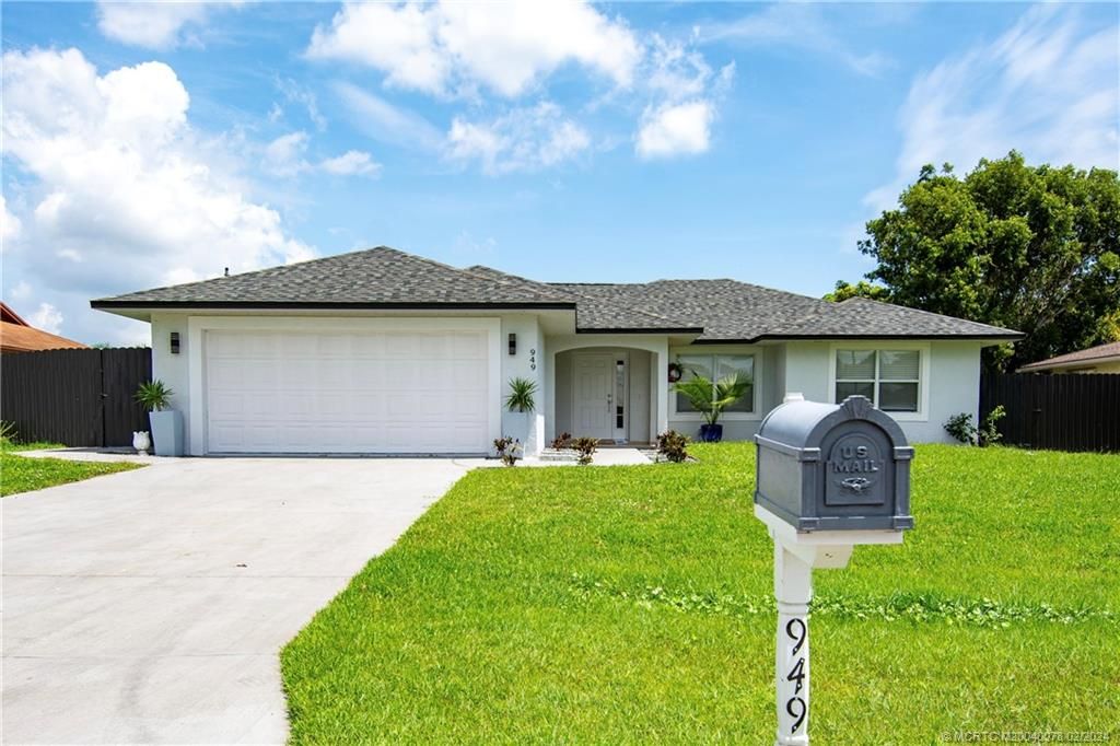 Photo of 949 SE Brookedge Avenue, Port Saint Lucie, FL 34983 (MLS # M20040078)