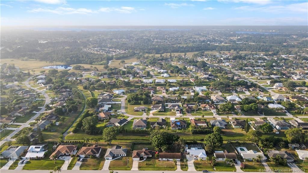 Photo of 1282 SE Petunia Avenue, Port Saint Lucie, FL 34952 (MLS # M20038531)