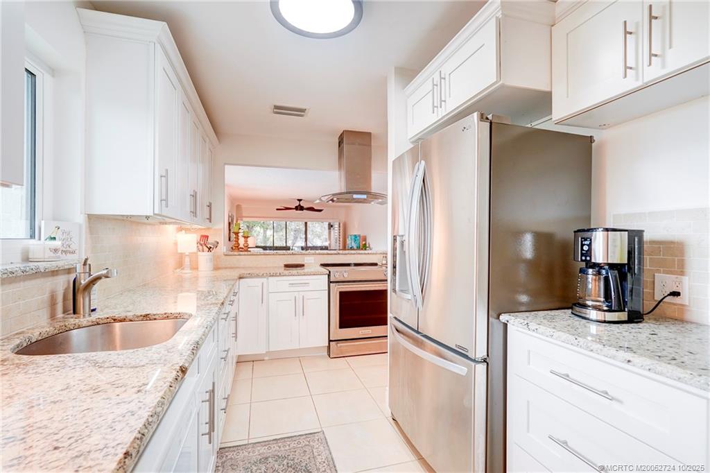 Stuart, Florida 34996, United States, 2 Bedrooms Bedrooms, ,2 BathroomsBathrooms,Residential,Active,230844