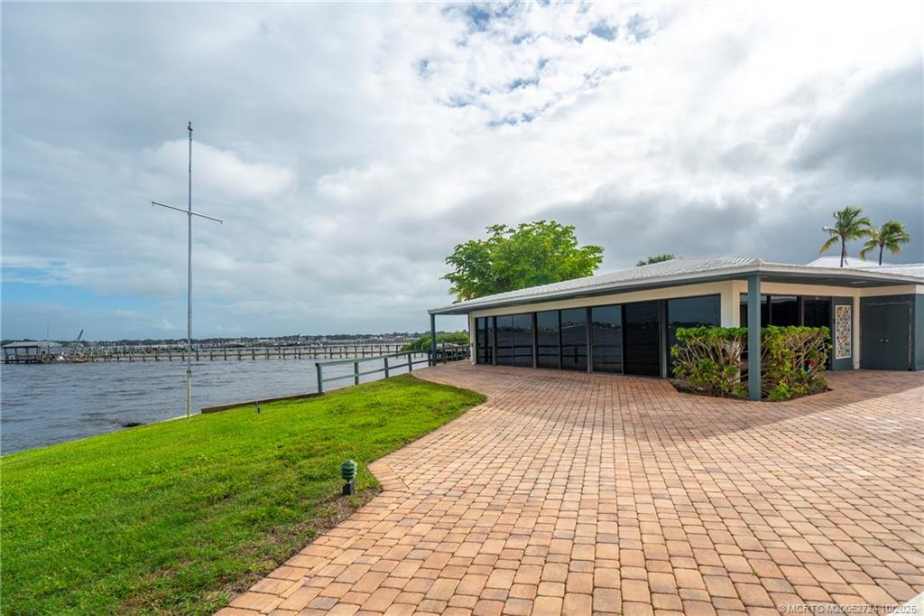 Stuart, Florida 34996, United States, 2 Bedrooms Bedrooms, ,2 BathroomsBathrooms,Residential,Active,230844