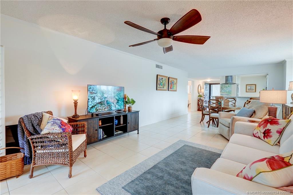 Stuart, Florida 34996, United States, 2 Bedrooms Bedrooms, ,2 BathroomsBathrooms,Residential,Active,230844