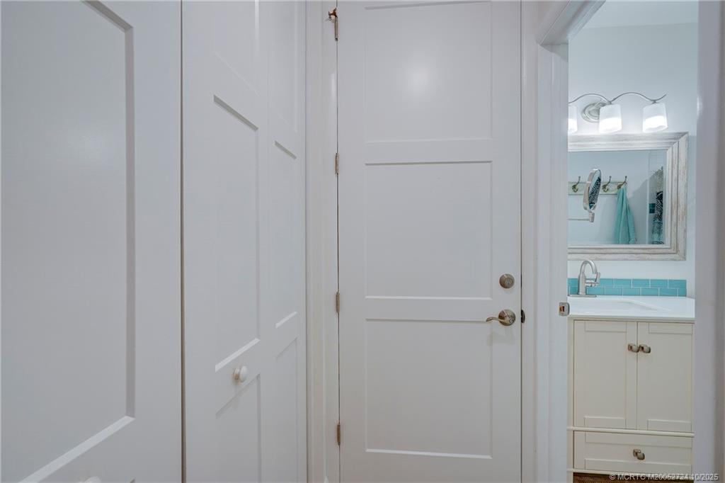 Stuart, Florida 34996, United States, 2 Bedrooms Bedrooms, ,2 BathroomsBathrooms,Residential,Active,230844