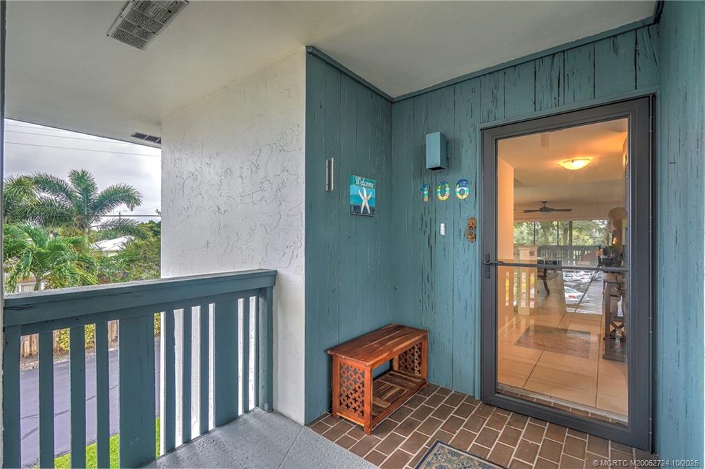 Stuart, Florida 34996, United States, 2 Bedrooms Bedrooms, ,2 BathroomsBathrooms,Residential,Active,230844