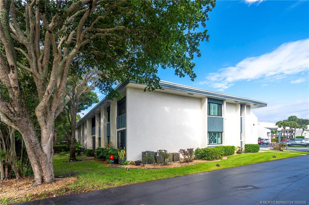 Stuart, Florida 34996, United States, 2 Bedrooms Bedrooms, ,2 BathroomsBathrooms,Residential,Active,230844