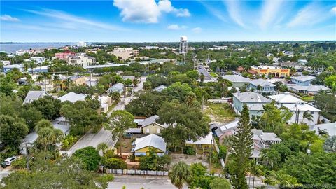 Photo of 120 SW 5th Street, Stuart, FL 34994 (MLS # M20052491)