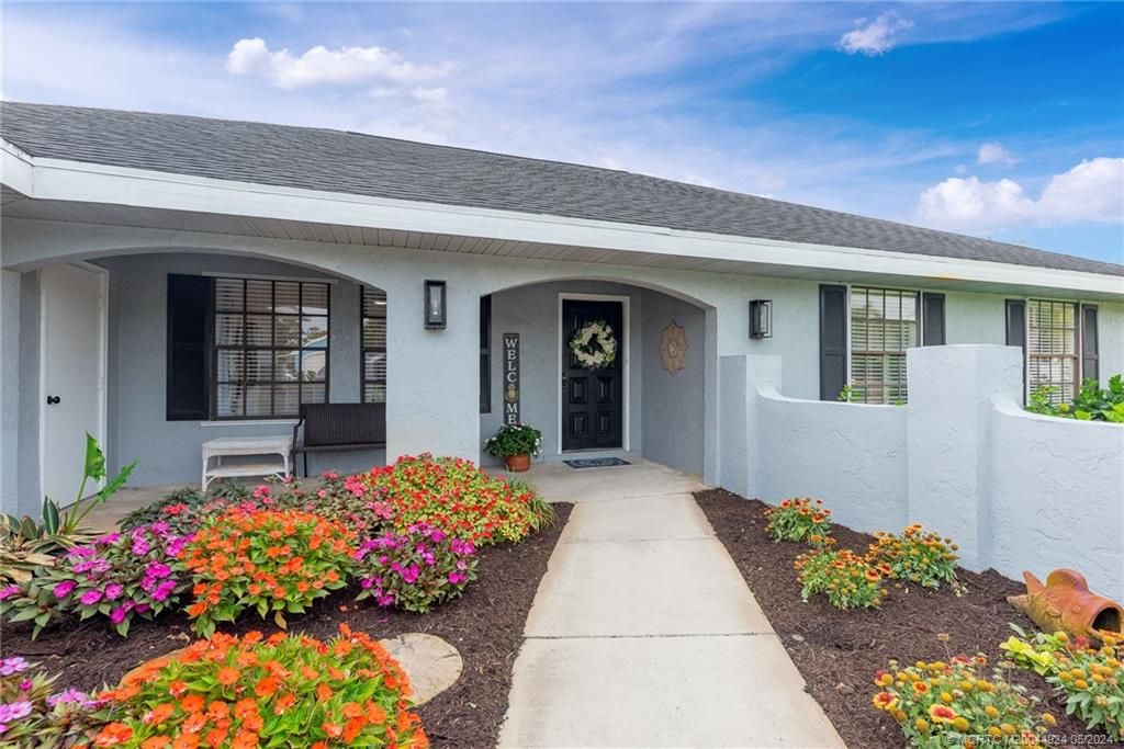 Photo of 1911 SE Erwin Road, Port Saint Lucie, FL 34952 (MLS # M20044924)