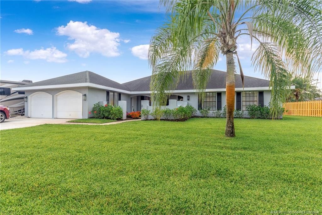 Photo of 1911 SE Erwin Road, Port Saint Lucie, FL 34952 (MLS # M20044924)