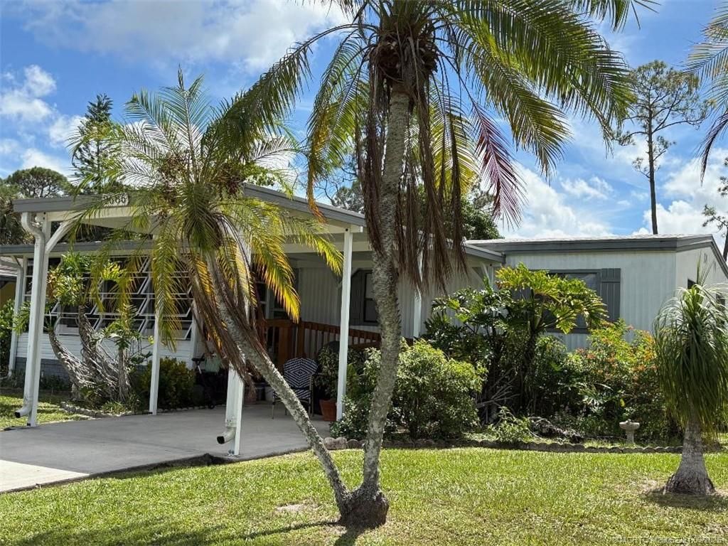 Photo of 2686 SW Monarch Trail, Stuart, FL 34997 (MLS # M20052281)