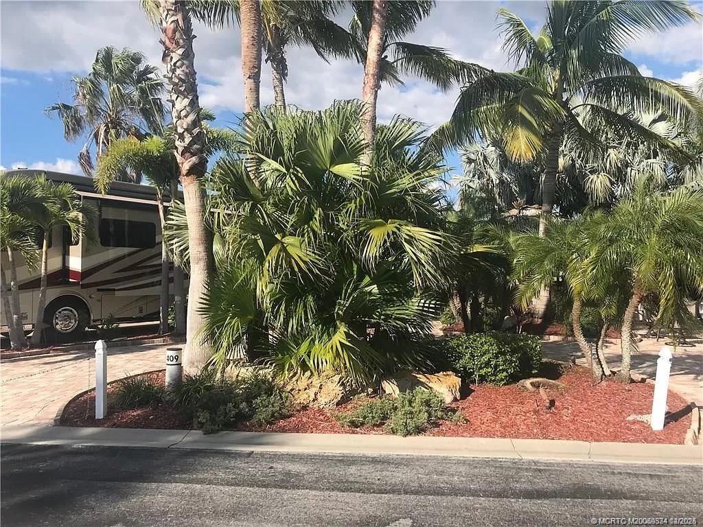 409 NW Chipshot Lane