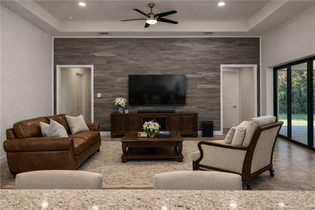 4836 SW Gossamer Circle