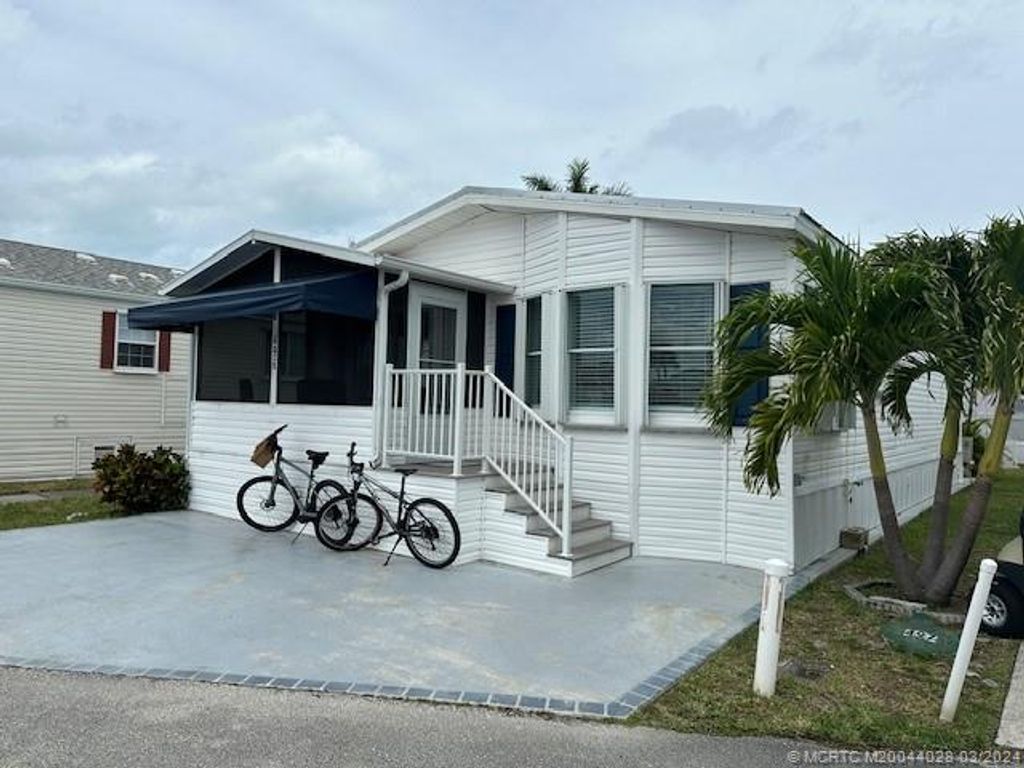 Photo of 496 Nettles Boulevard, Jensen Beach, FL 34957 (MLS # M20044028)