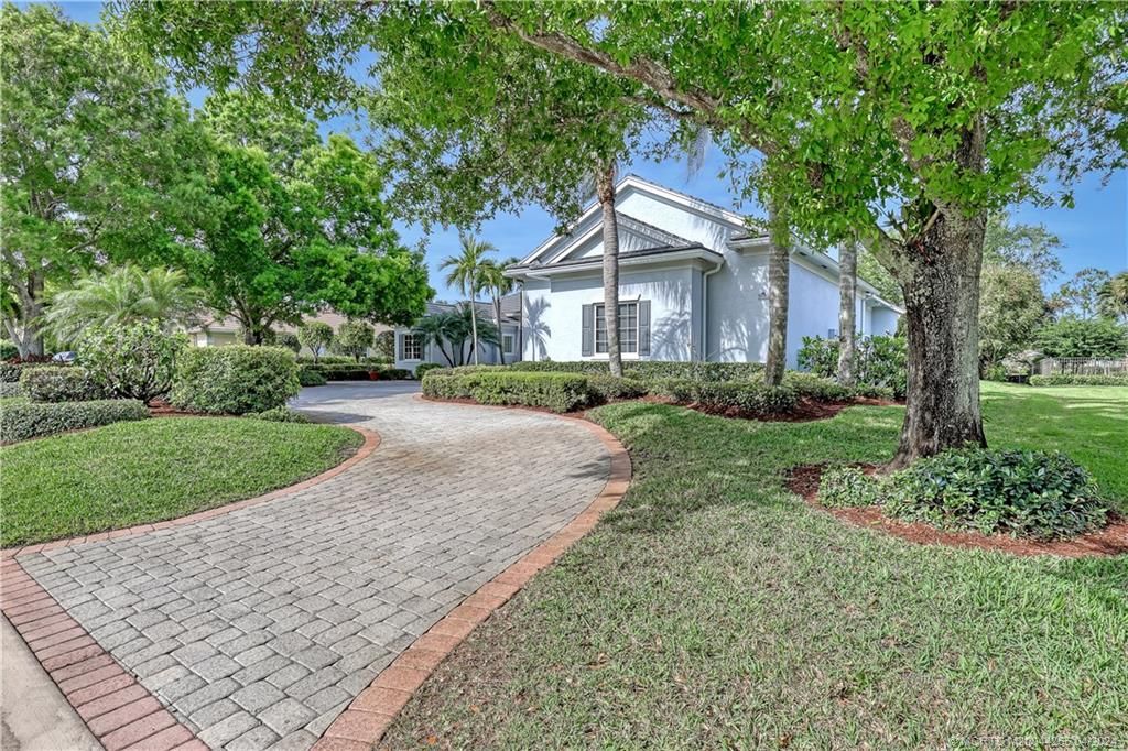 Photo of 4697 SE Waterford Drive, Stuart, FL 34997 (MLS # M20044265)