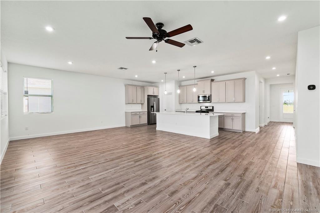 Port Saint Lucie, Florida 34987, United States, 3 Bedrooms Bedrooms, ,2 BathroomsBathrooms,Residential,Active,89738