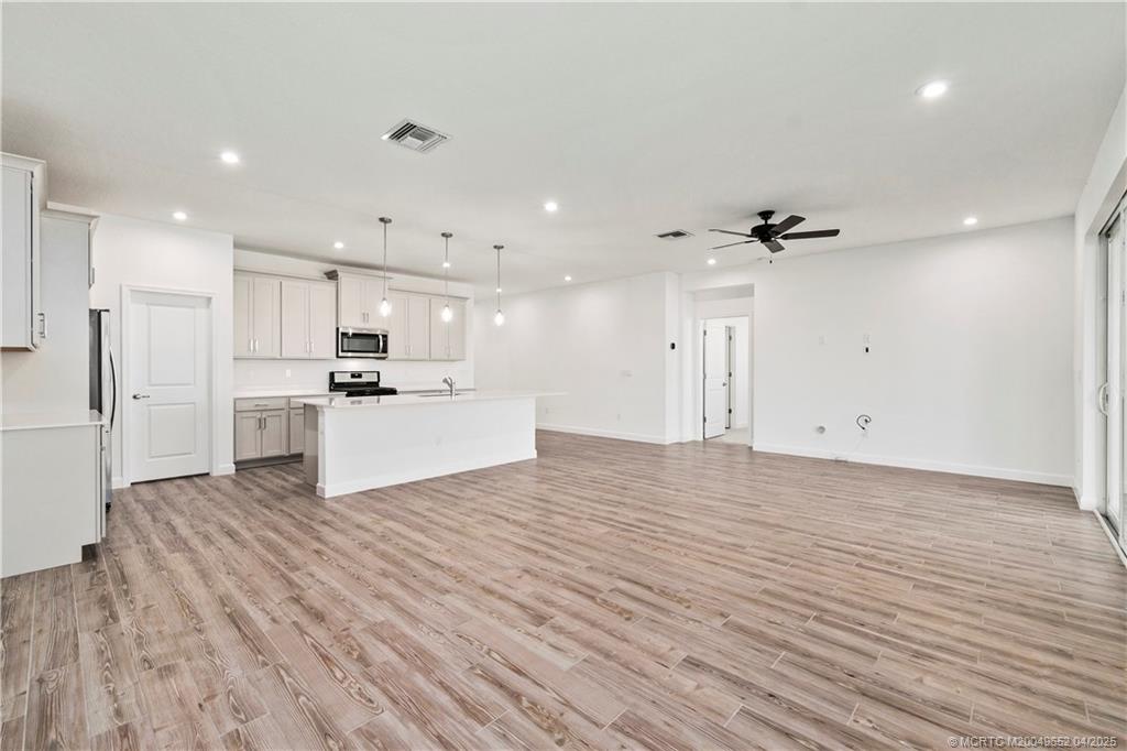 Port Saint Lucie, Florida 34987, United States, 3 Bedrooms Bedrooms, ,2 BathroomsBathrooms,Residential,Active,89738