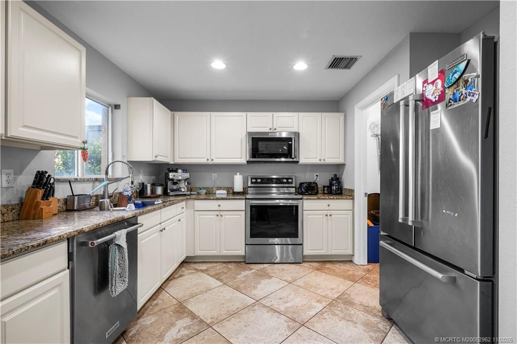 Photo of 5532 SE Graham Drive, Stuart, FL 34997 (MLS # M20052962)